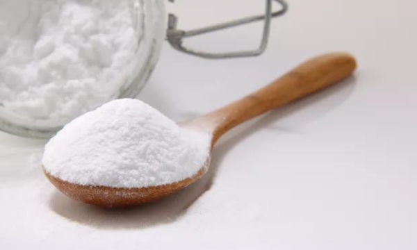 Bicarbonato de sódio eficaz para remover manchas e cravos.